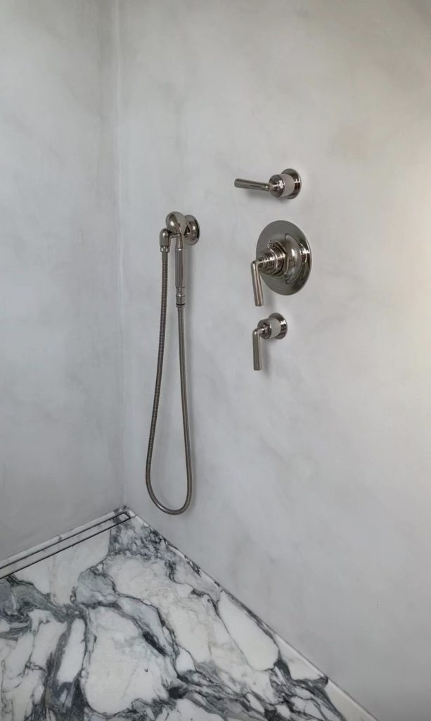 douche marbre et beton