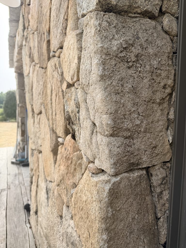 mur en pierre corse